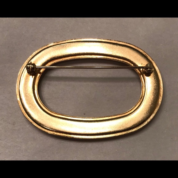 Vintage Rhinestone Gold Tone Oval Brooch Pin - Picture 3 of 4